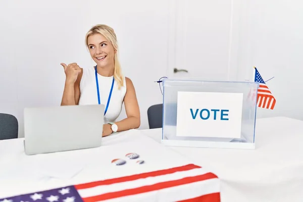 Young Caucasian Woman America Political Campaign Election Smiling Happy Face — Stockfoto