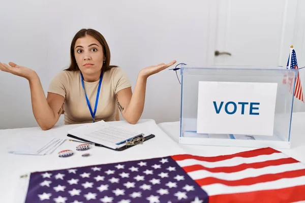 Young Brunette Woman Political Election Sitting Ballot Clueless Confused Expression — Stock Photo, Image