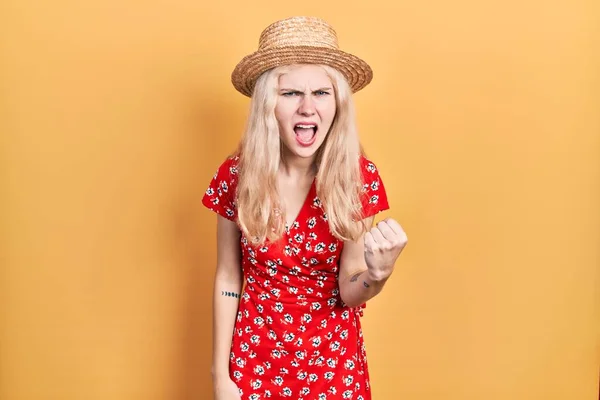 Beautiful Caucasian Woman Blond Hair Wearing Summer Hat Angry Mad — 스톡 사진