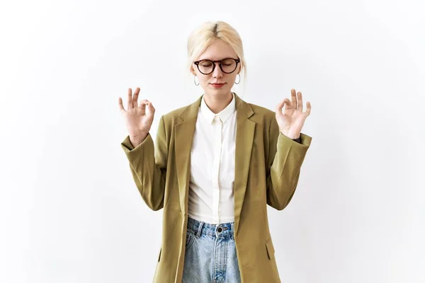 Beautiful Caucasian Business Woman Standing Isolated Background Relaxed Smiling Eyes — Fotografia de Stock