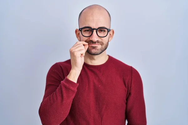 Young Bald Man Beard Standing White Background Wearing Glasses Mouth — Stockfoto