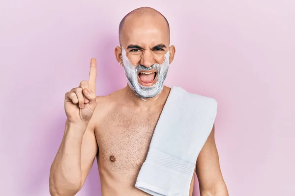 Young Bald Man Shirtless Shaving Beard Foam Pointing Finger Successful — Stockfoto