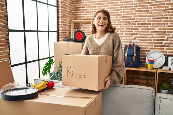 Young Caucasian Woman Smiling Confident Holding Kitchen Package New Home — 스톡 사진