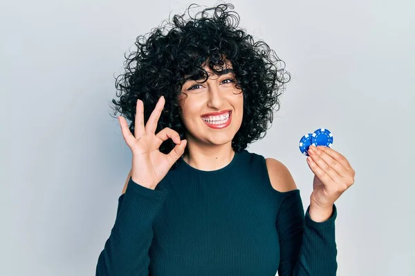 Young Middle East Woman Playing Poker Holding Casino Chips Doing — Foto Stock