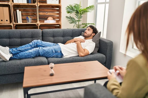 Man Och Kvinna Som Har Psykologi Session Psykologi Center — Stockfoto