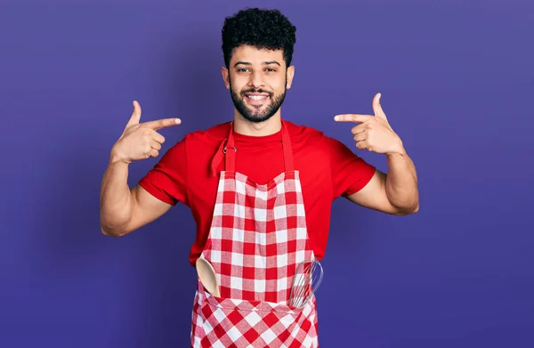 Young Arab Man Beard Wearing Cook Apron Looking Confident Smile — Stock Photo, Image