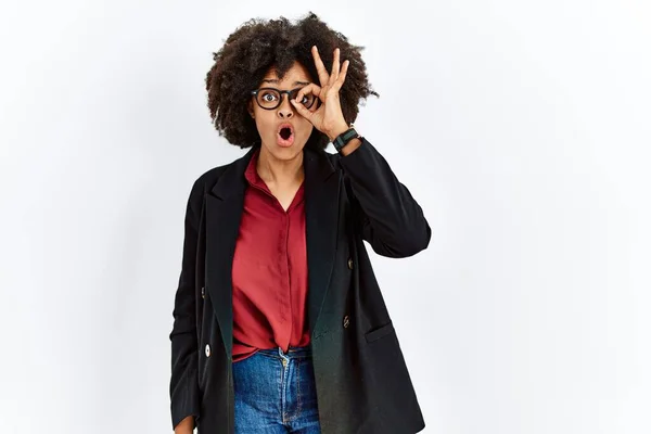 African American Woman Afro Hair Wearing Business Jacket Glasses Doing — Stok fotoğraf