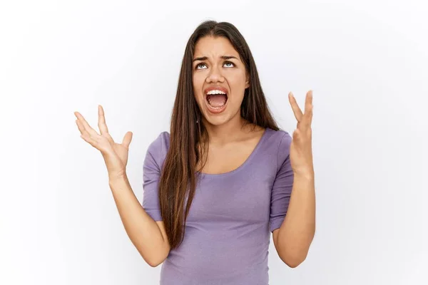 Young Brunette Woman Standing Isolated Background Crazy Mad Shouting Yelling — Foto de Stock