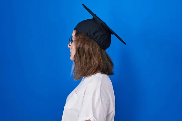 Blonde Caucasian Woman Wearing Graduation Cap Looking Side Relax Profile — ストック写真