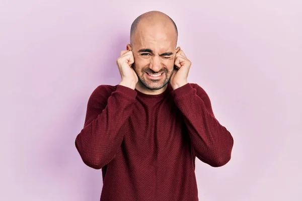 Young Bald Man Wearing Casual Clothes Covering Ears Fingers Annoyed — Stockfoto
