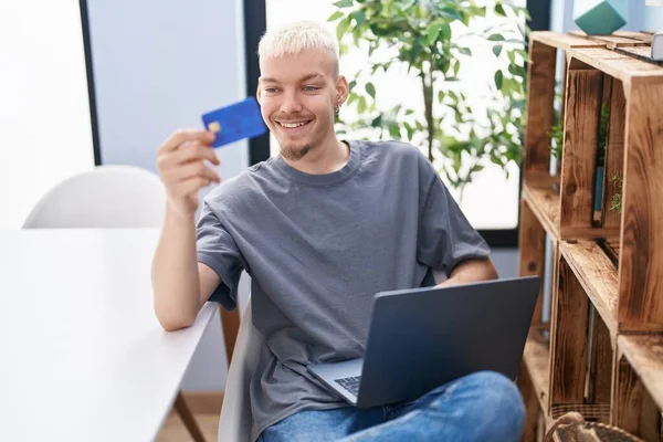 Young Caucasian Man Using Laptop Credit Card Home — 图库照片