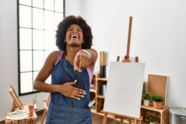 Young African American Woman Afro Hair Art Studio Laughing You — Stock Photo, Image