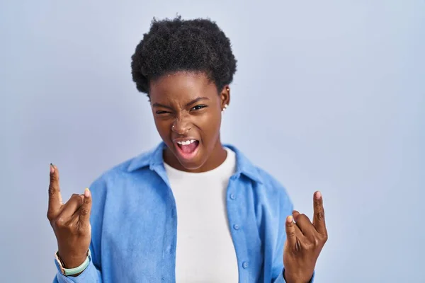 African American Woman Standing Blue Background Shouting Crazy Expression Doing — Fotografia de Stock