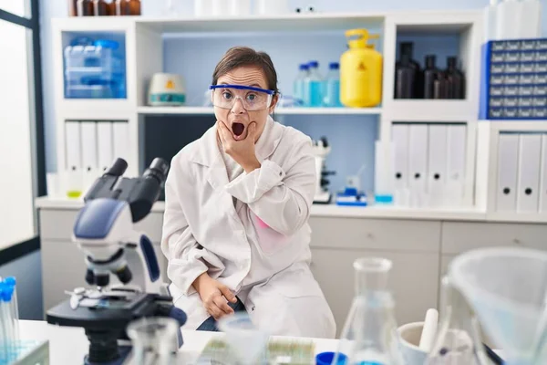 Hispanic Girl Syndrome Working Scientist Laboratory Looking Fascinated Disbelief Surprise — Fotografia de Stock
