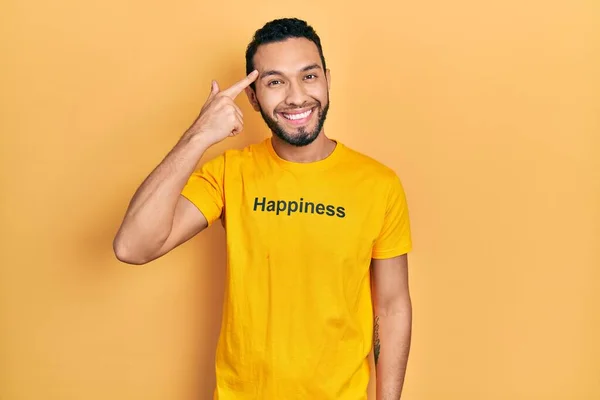 Hispanic Man Beard Wearing Shirt Happiness Word Message Smiling Pointing — Stockfoto