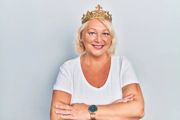 Middle Age Blonde Woman Wearing Queen Crown Happy Face Smiling — Stock Photo, Image