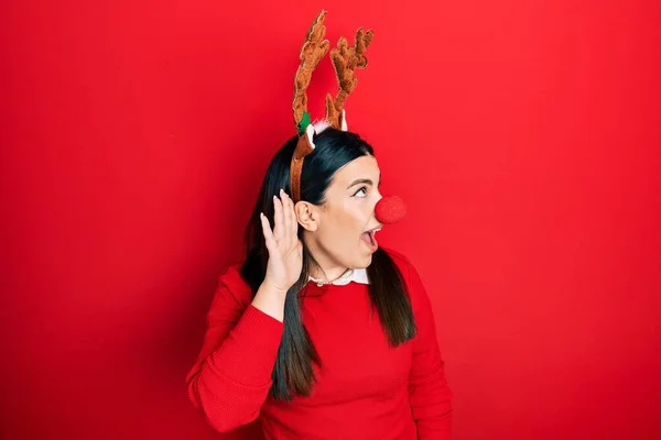 Young Hispanic Woman Wearing Deer Christmas Hat Red Nose Smiling — Stockfoto
