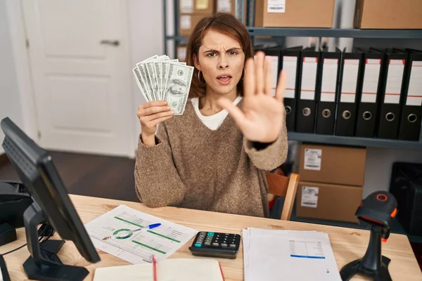 Young Beautiful Woman Working Small Business Ecommerce Holding Money Open — Stockfoto