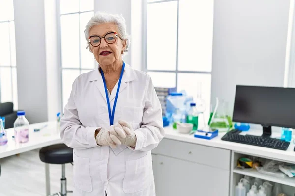 Senior Grey Haired Woman Wearing Scientist Uniform Standing Laboratory — Zdjęcie stockowe