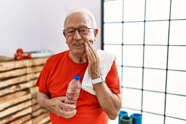 Senior Man Wearing Sportswear Towel Gym Touching Mouth Hand Painful — Foto de Stock