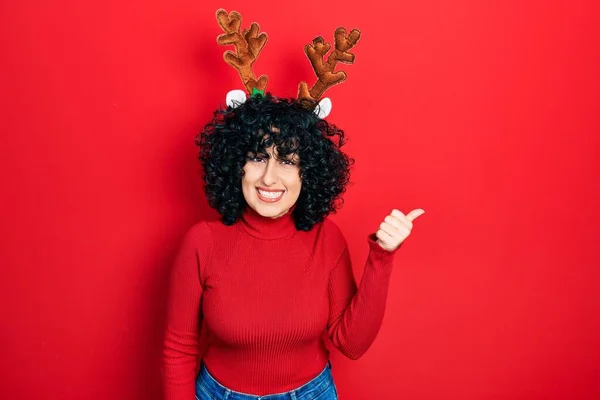 Young Middle East Woman Wearing Cute Christmas Reindeer Horns Smiling — Photo