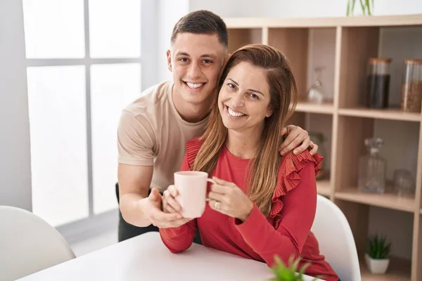 Man Woman Mother Son Drinking Coffee Sitting Table Home — Stockfoto
