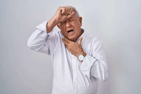 Senior Man Grey Hair Standing Isolated Background Touching Forehead Illness — Photo