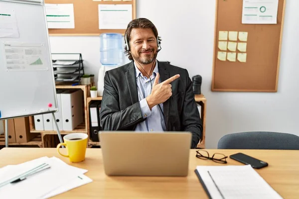 Handsome Middle Age Man Wearing Call Center Agent Headset Office — Stockfoto