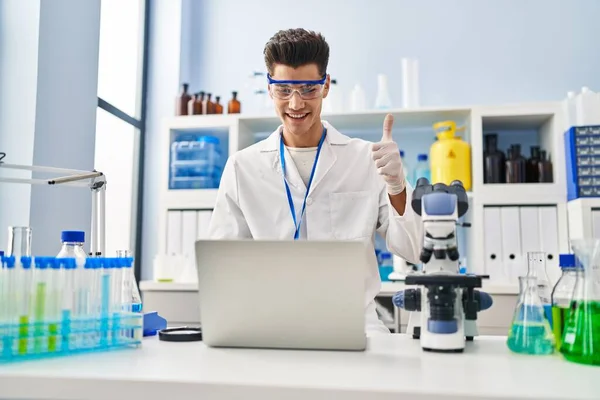 Young Hispanic Man Working Scientist Laboratory Doing Video Call Smiling — Foto Stock