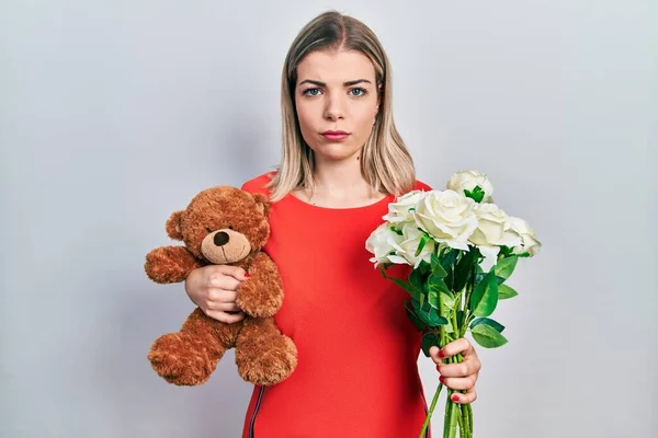 Beautiful Caucasian Woman Holding Bear Bouquet Flowers Anniversary Depressed Worry — Stock Photo, Image