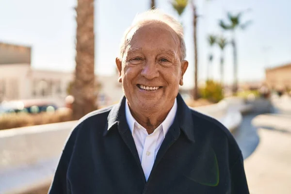 Senior Man Smiling Confident Standing Park — Zdjęcie stockowe