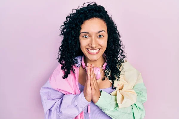 Young Hispanic Woman Curly Hair Wearing Gym Clothes Using Headphones — Φωτογραφία Αρχείου