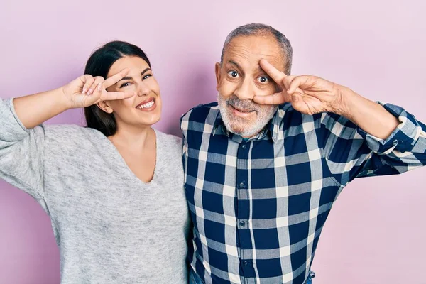 Hispanic Father Daughter Wearing Casual Clothes Doing Peace Symbol Fingers — Fotografia de Stock