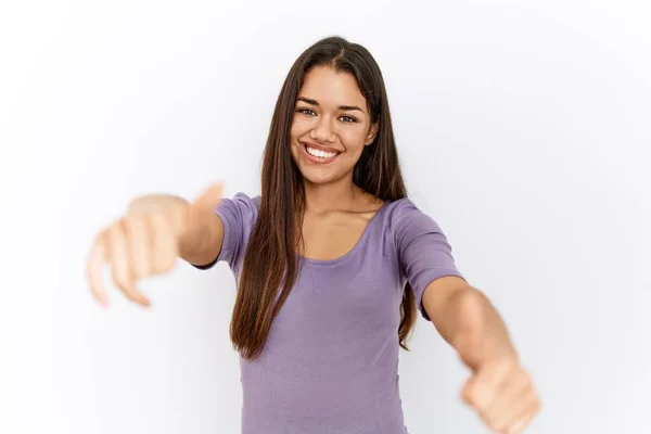 Young Brunette Woman Standing Isolated Background Approving Doing Positive Gesture — Foto Stock