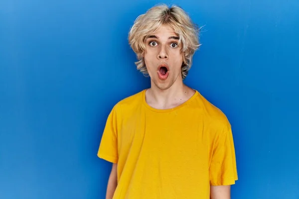 Young Modern Man Standing Blue Background Afraid Shocked Surprise Expression — 图库照片