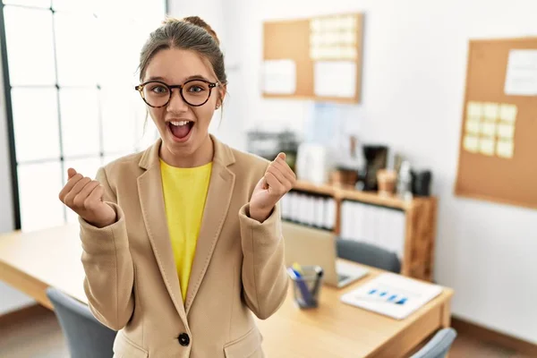 Young Brunette Teenager Wearing Business Style Office Celebrating Surprised Amazed — Stockfoto