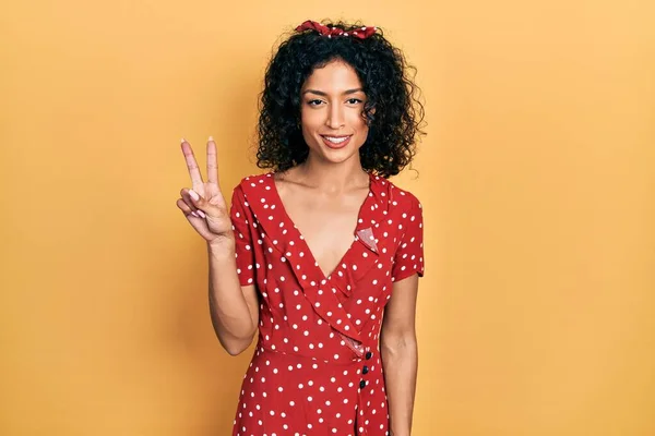 Young Latin Girl Wearing Summer Dress Showing Pointing Fingers Number — 스톡 사진