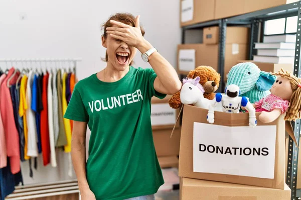 Beautiful Caucasian Woman Wearing Volunteer Shirt Donations Stand Smiling Laughing — стоковое фото