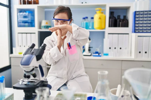 Hispanic Girl Syndrome Working Scientist Laboratory Doing Time Out Gesture — Stockfoto