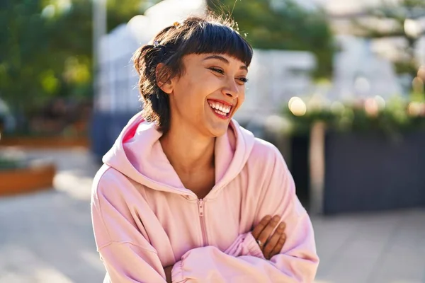 Young Woman Smiling Confident Standing Arms Crossed Gesture Park — Stockfoto