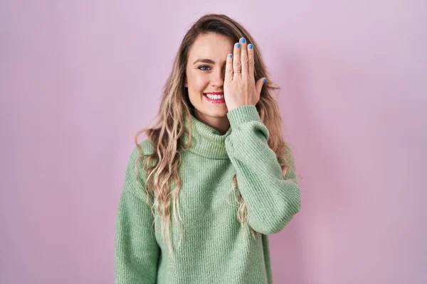 Young Caucasian Woman Standing Pink Background Covering One Eye Hand — ストック写真