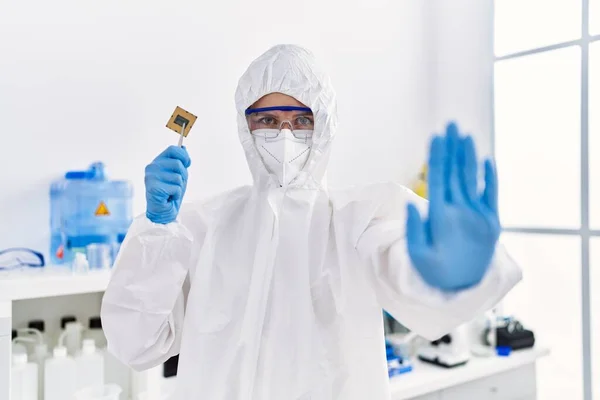 Young Blonde Woman Holding Cpu Computer Processor Laboratory Open Hand — 스톡 사진