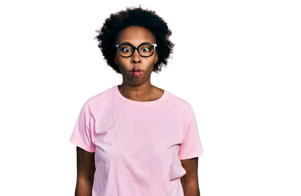 African American Woman Afro Hair Wearing Casual Clothes Glasses Making — 图库照片
