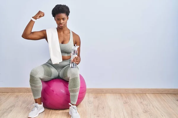 African American Woman Wearing Sportswear Sitting Pilates Ball Strong Person — Stockfoto