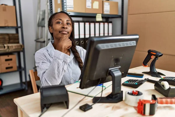 African Woman Working Small Business Ecommerce Looking Confident Camera Smiling — Stockfoto