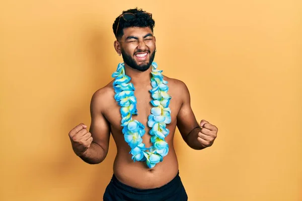 Arab Man Beard Wearing Swimsuit Hawaiian Lei Very Happy Excited — Stock fotografie