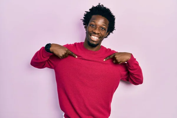 Young African American Man Wearing Casual Clothes Looking Confident Smile — Stock Photo, Image