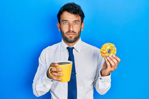 Homme Affaires Beau Avec Barbe Manger Beignet Boire Café Détendu — Photo