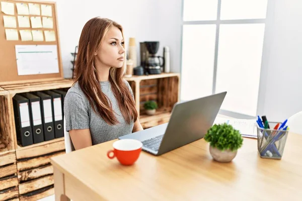 Young Brunette Woman Working Office Laptop Looking Side Relax Profile — Stock Photo, Image