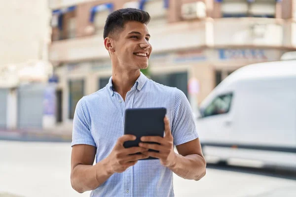 Young Hispanic Man Smiling Confident Using Touchpad Street — Stockfoto